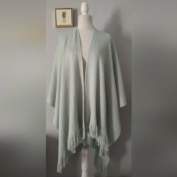 Lauren Conrad Women's Poncho One size color Mint Green excellent condition - Picture 3 of 10
